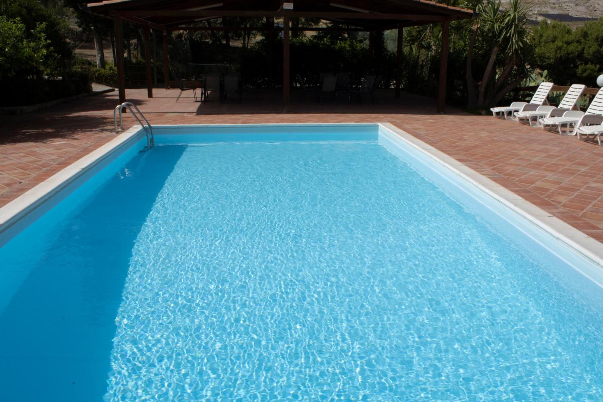 Bellajo - Rustiche Con Piscina *